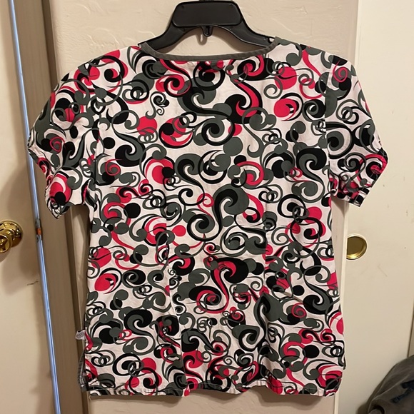 Scrub top - Picture 4 of 5